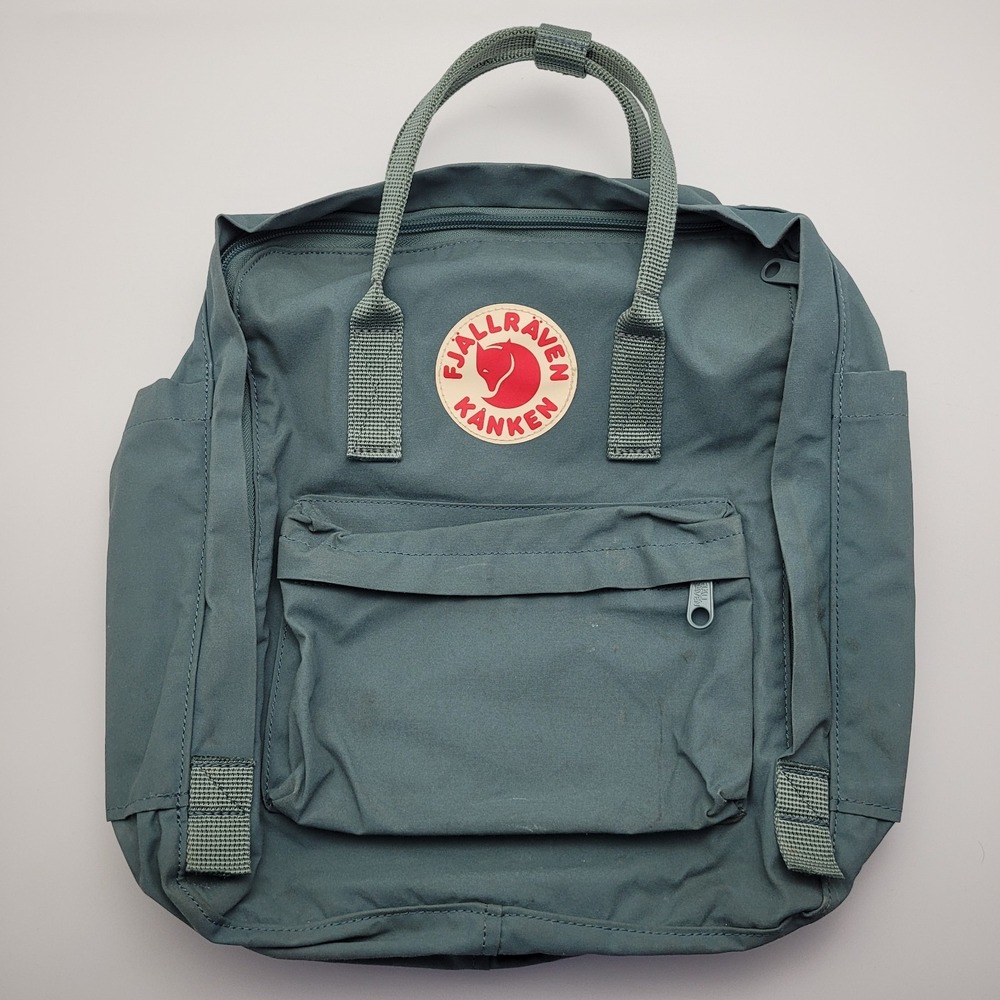 FJALLRAVEN Kanken Mini Classic Backpack for Everyday Frost Green